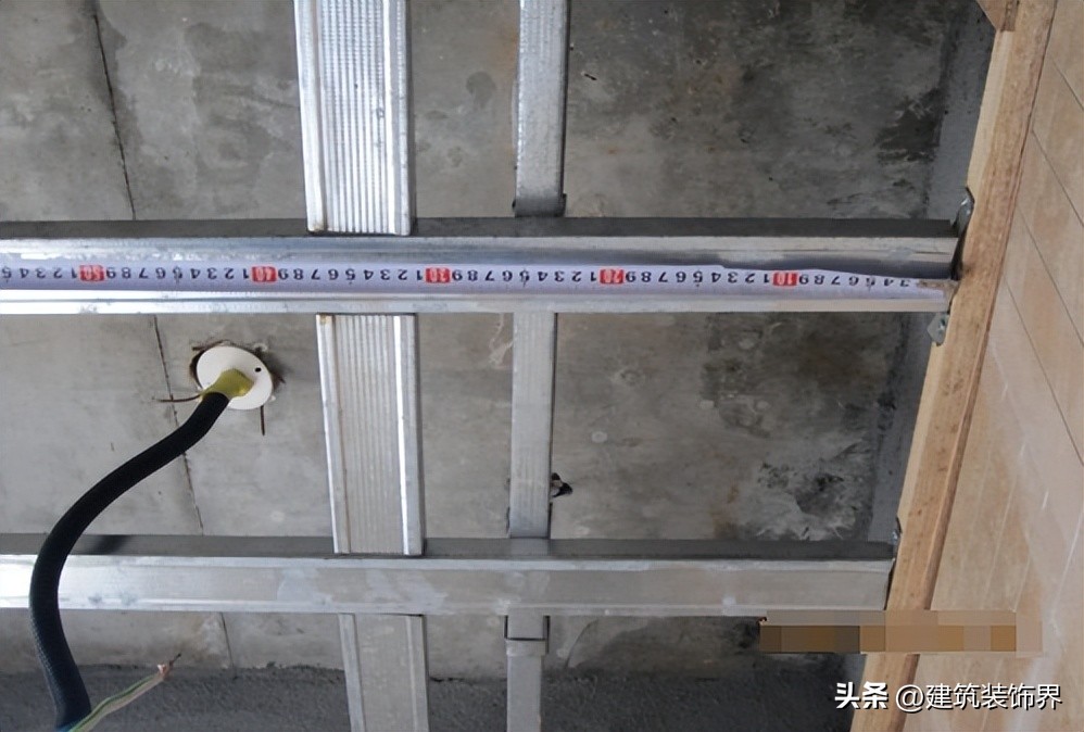 吊顶定位放线步骤_轻钢龙骨吊石膏板_轻钢龙骨吊顶施工