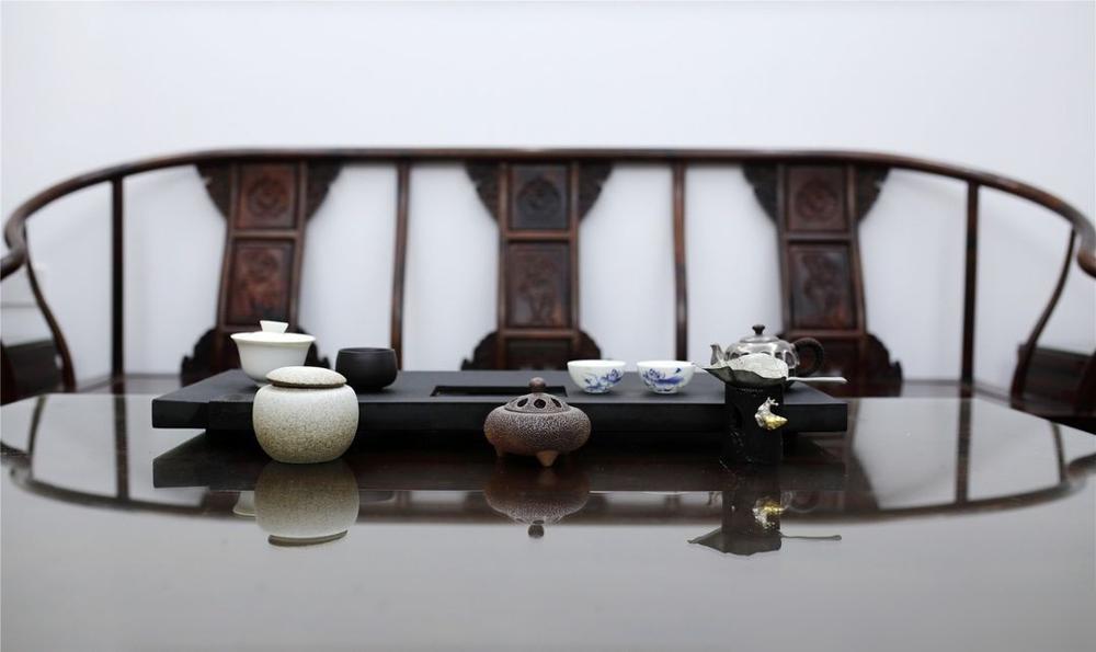 中式装修木料雕刻材料_简约大气红木家具_130平米中式家装设计