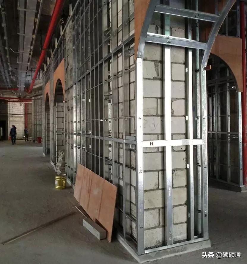 轻钢龙骨隔墙地梁规范_地梁标准做法_龙骨隔断墙怎么安装