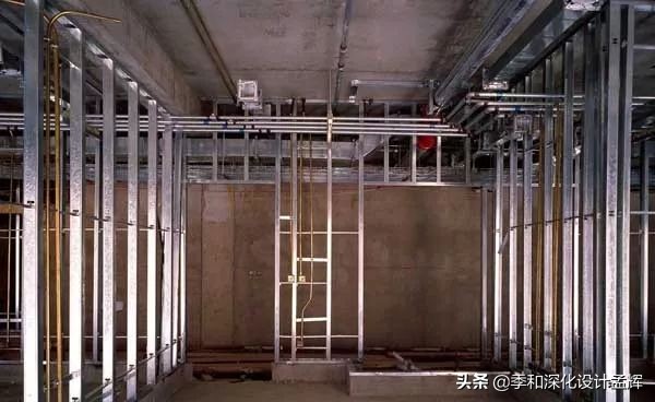 轻钢龙骨隔墙施工工艺_龙骨隔断墙怎么安装_板材隔墙施工方法